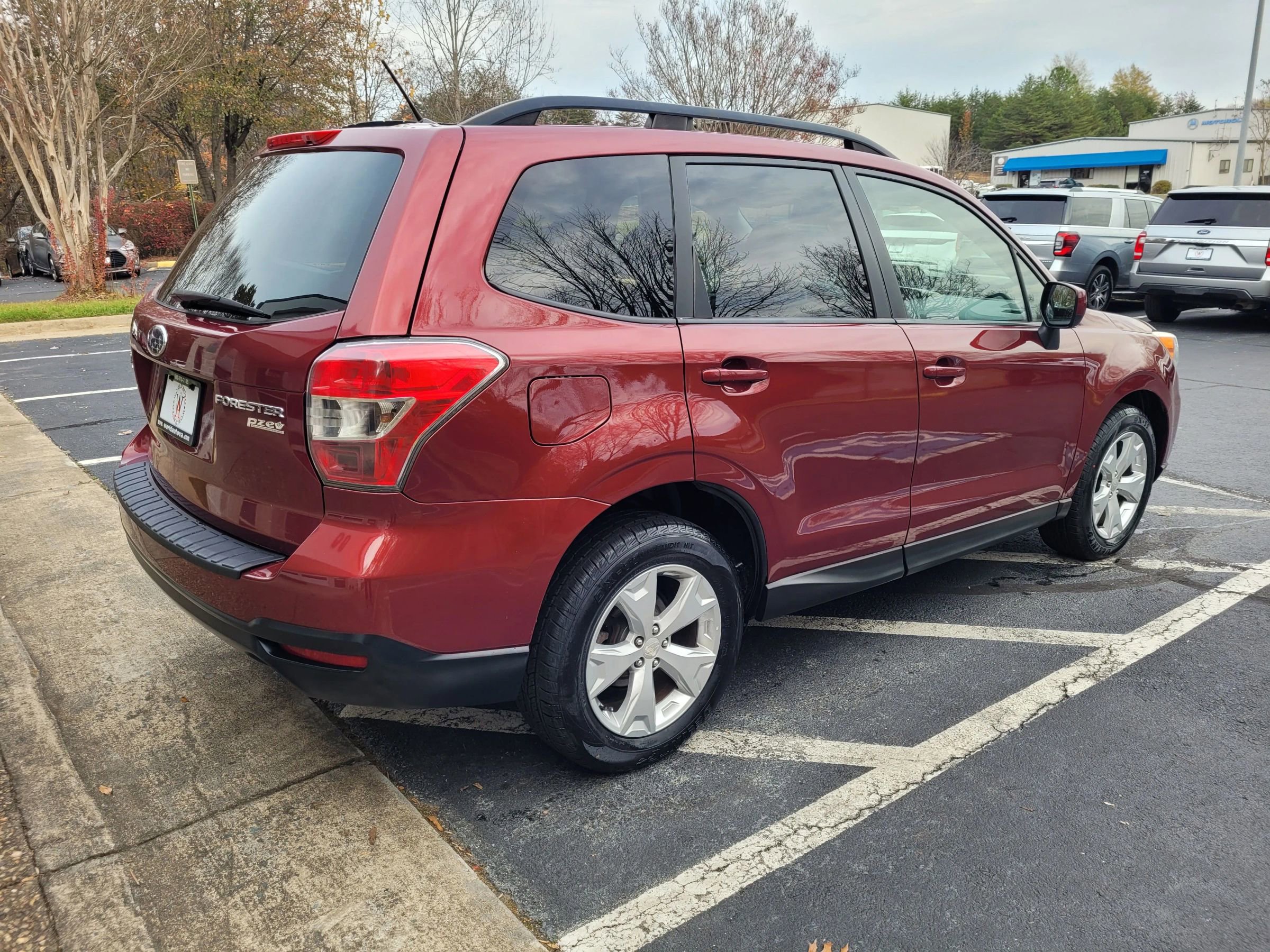 Used 2014 Subaru Forester 2.5i Premium w/ All-Weather Package image 8