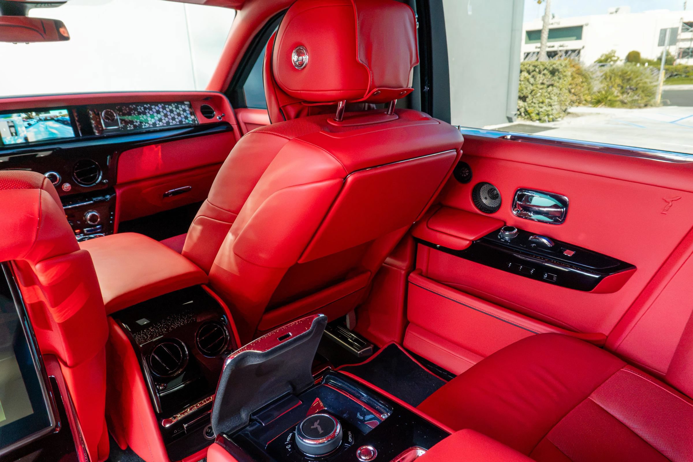 Used 2024 Rolls-Royce Phantom Sedan w/ The Phantom Package RWD image 70
