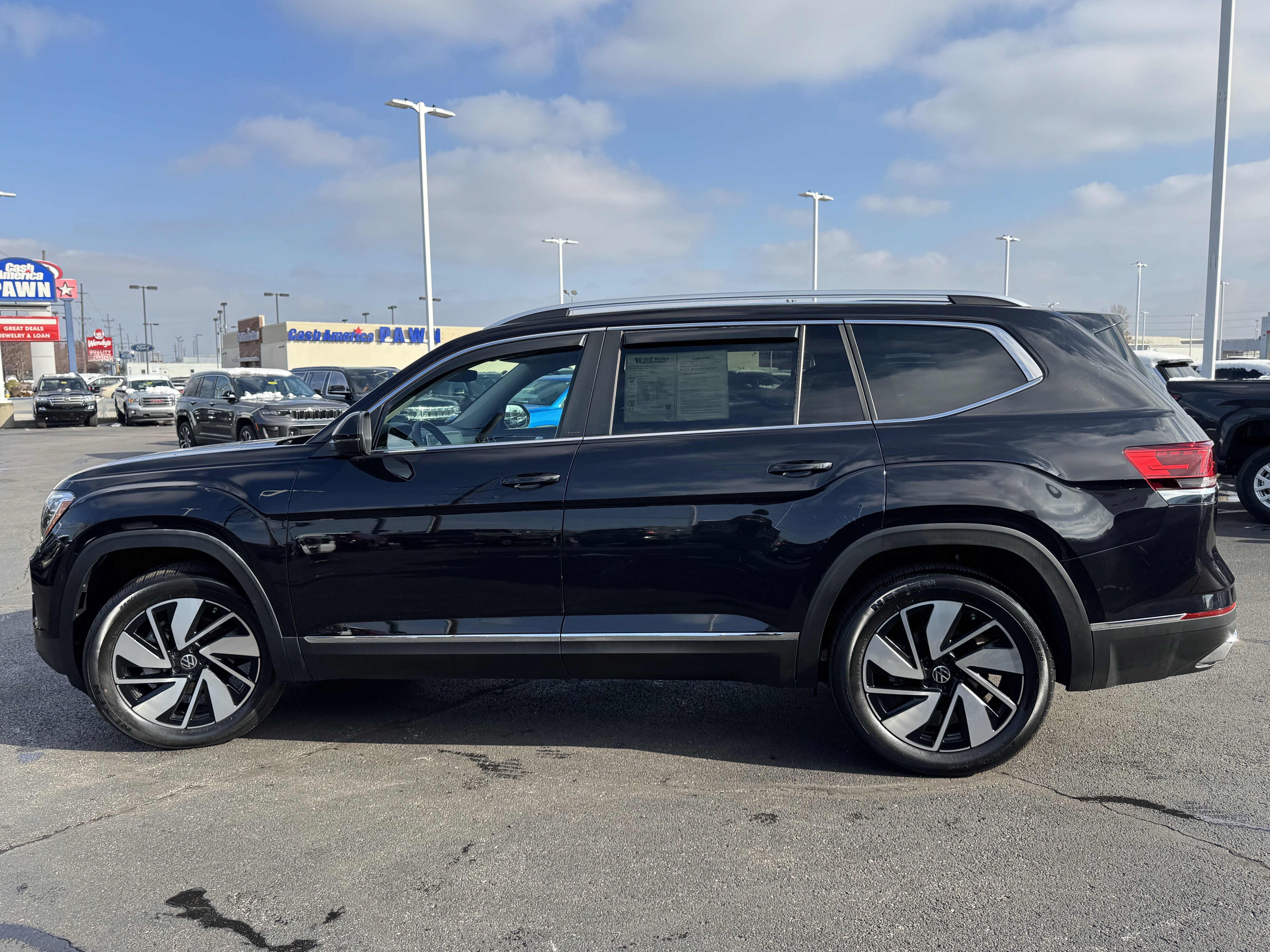 Used 2024 Volkswagen Atlas SEL image 16