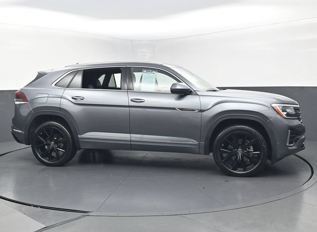 Used 2025 Volkswagen Atlas Cross Sport SEL Premium R-Line AWD/4WD image 6