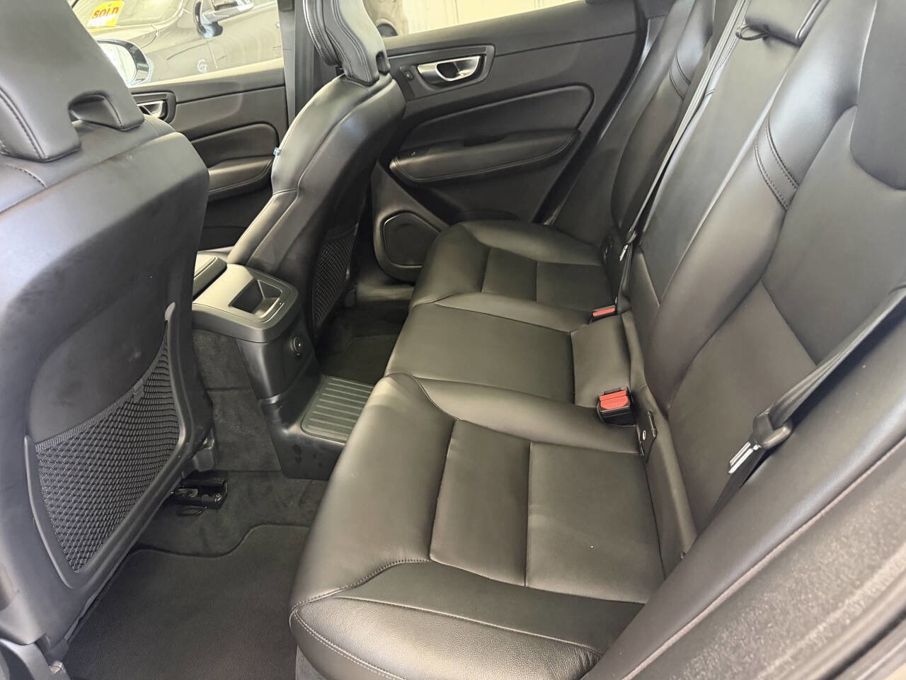 Used 2024 Volvo XC60 T8 Core AWD/4WD image 23