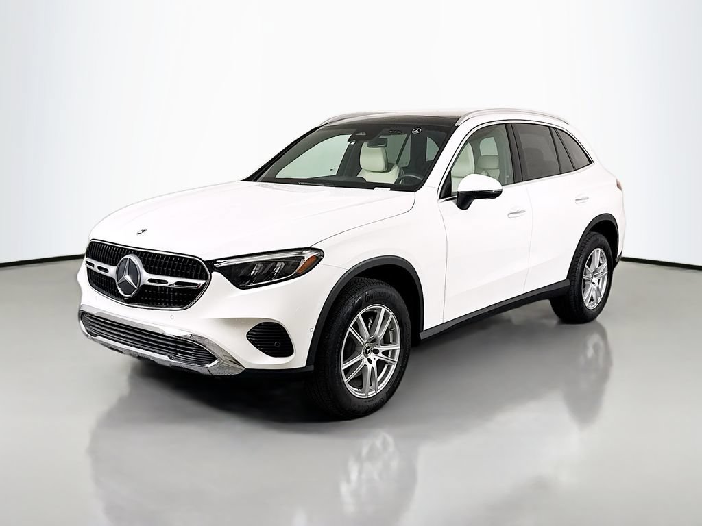 Used 2025 Mercedes-Benz GLC 300 4MATIC image 3