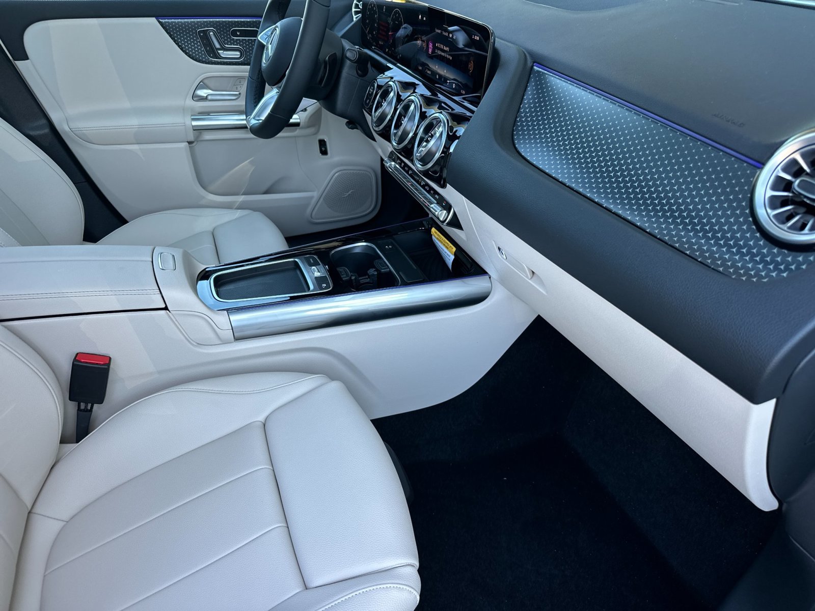 New 2026 Mercedes-Benz GLA 250 image 16