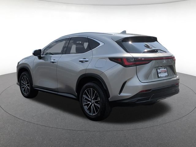 Used 2024 Lexus NX 250 FWD w/ Towing Package (2000 Lbs) image 4