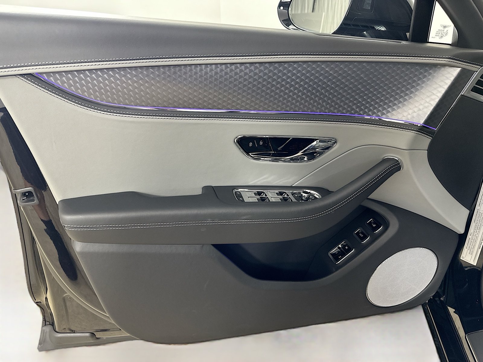 New 2026 Bentley Flying Spur V8 AWD/4WD image 18