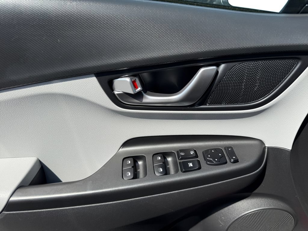 Used 2023 Hyundai Kona SEL w/ Convenience Package FWD image 11