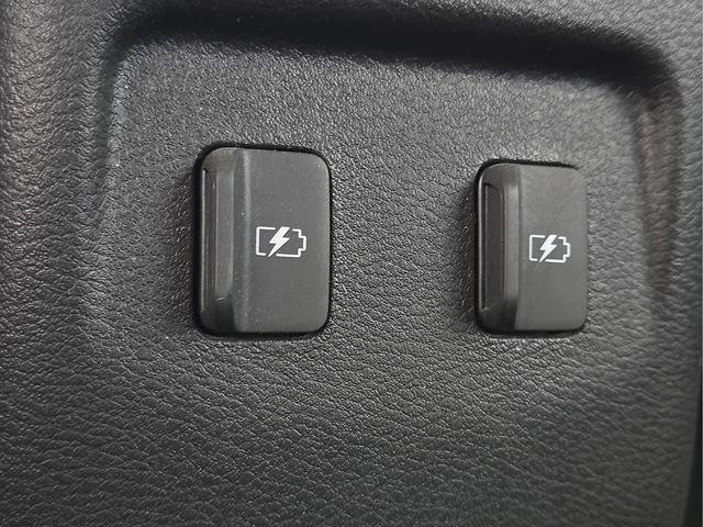 Used 2023 Nissan Kicks SR w/ Interior Electronics Package image 16