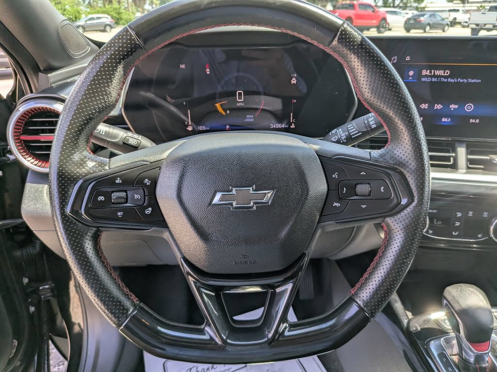 Used 2024 Chevrolet Trax RS w/ Sunroof Package FWD image 29