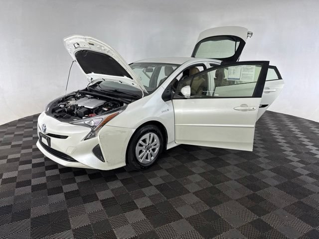 Used 2016 Toyota Prius Two FWD image 12
