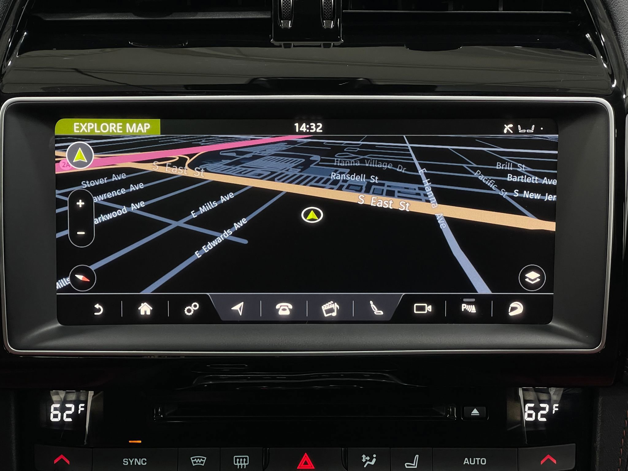 Used 2017 Jaguar F-PACE R-Sport image 10