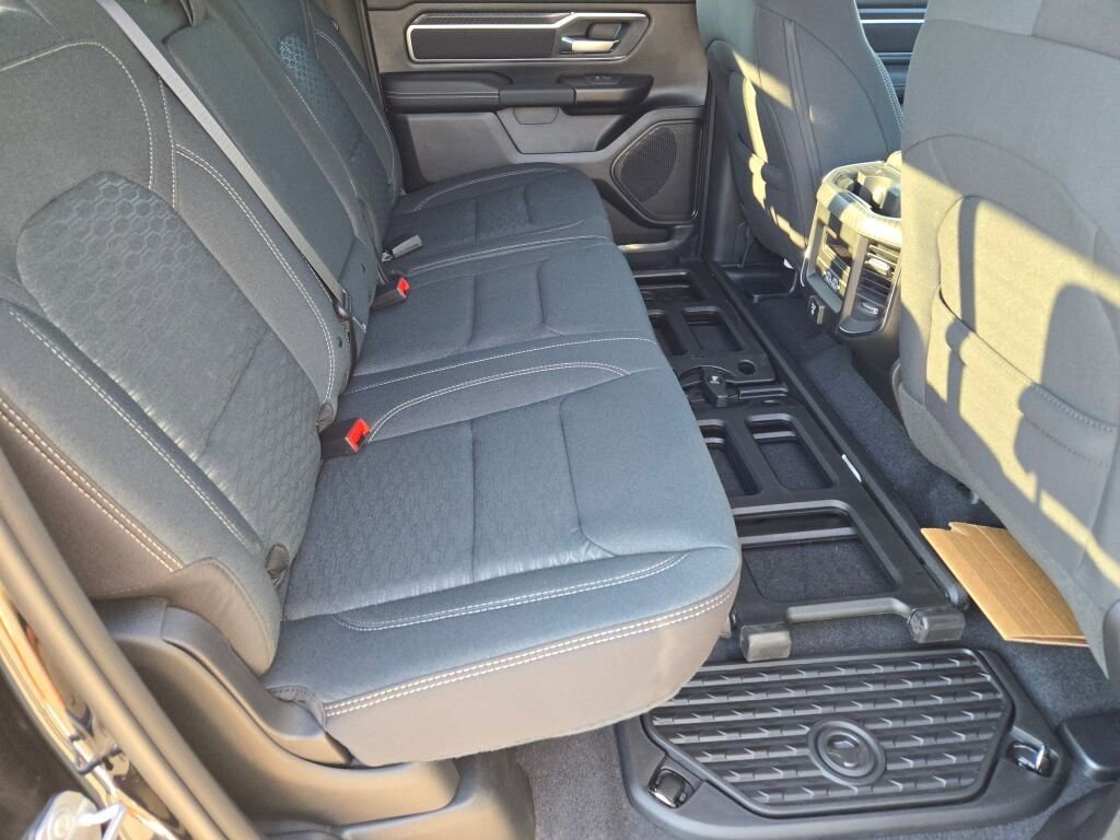 New 2026 RAM 1500 4x4 Crew Cab image 8