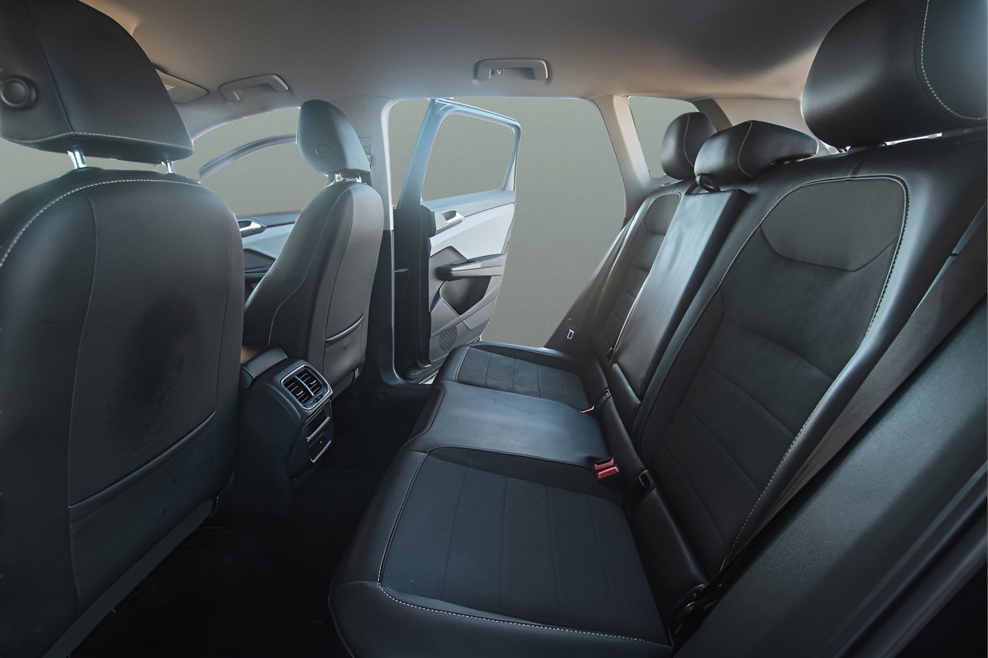 Used 2022 Volkswagen Taos SE FWD image 17