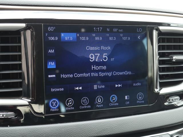 Used 2017 Chrysler Pacifica Touring-L FWD image 20