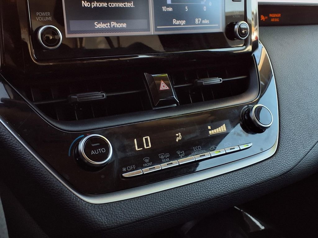 Used 2020 Toyota Corolla LE w/ Carpet Mat Package (TMS) image 9