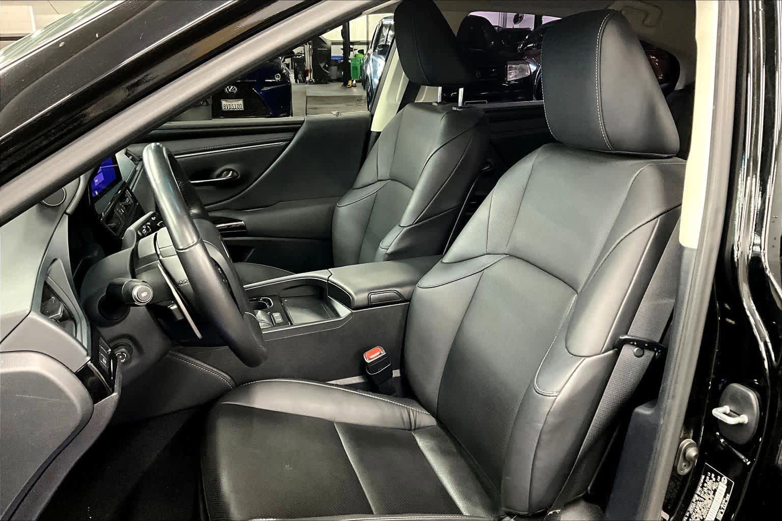 Used 2024 Lexus ES 300h w/ Premium Package FWD image 8