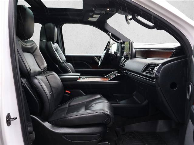 Used 2018 Lincoln Navigator Select w/ Technology Package AWD/4WD image 27
