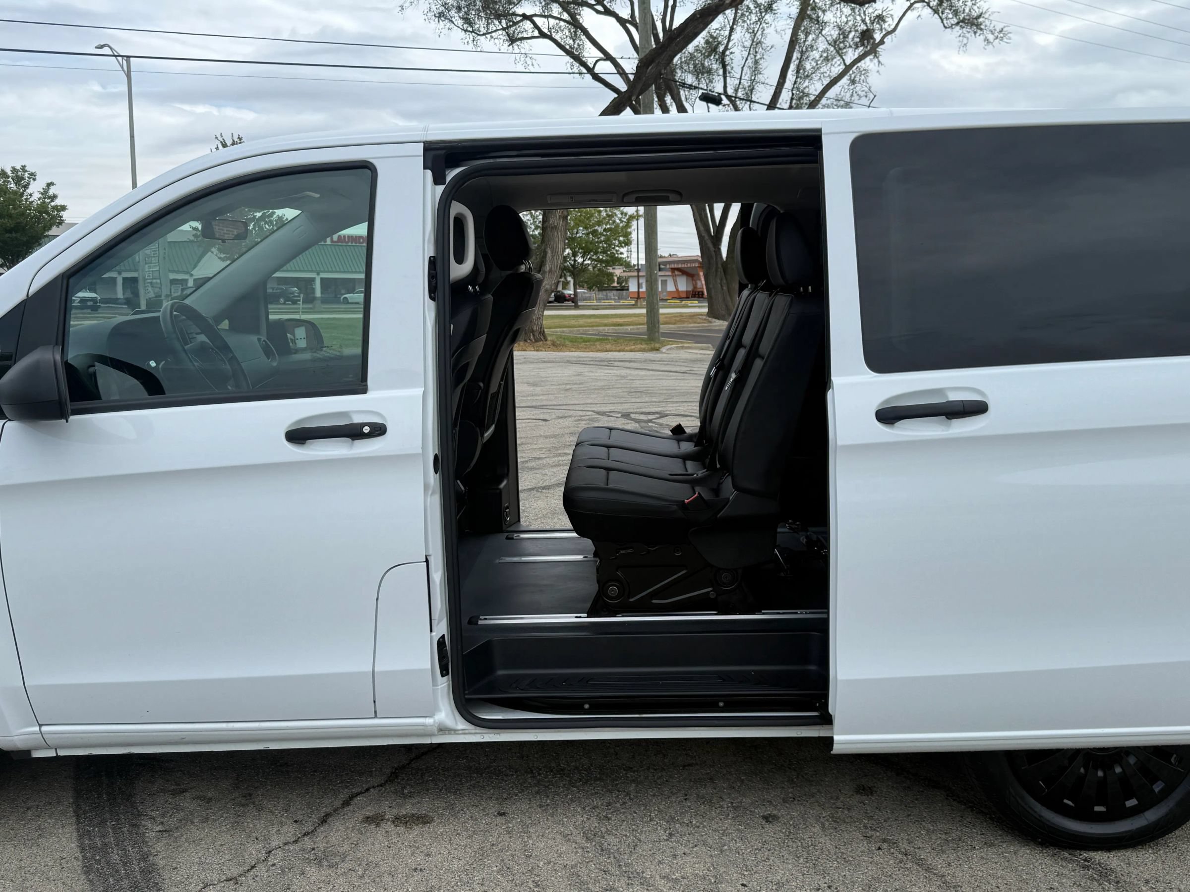 Used 2019 Mercedes-Benz Metris Passenger image 12