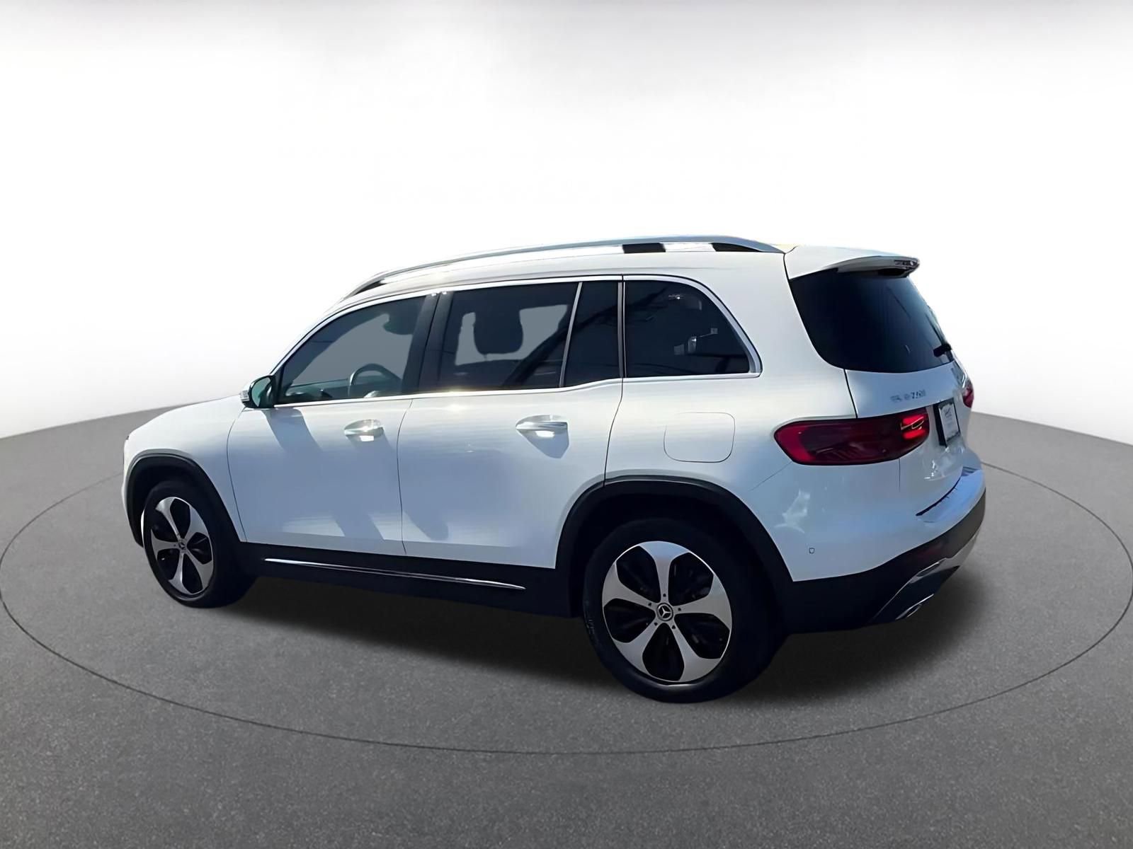 Used 2025 Mercedes-Benz GLB 250 image 10
