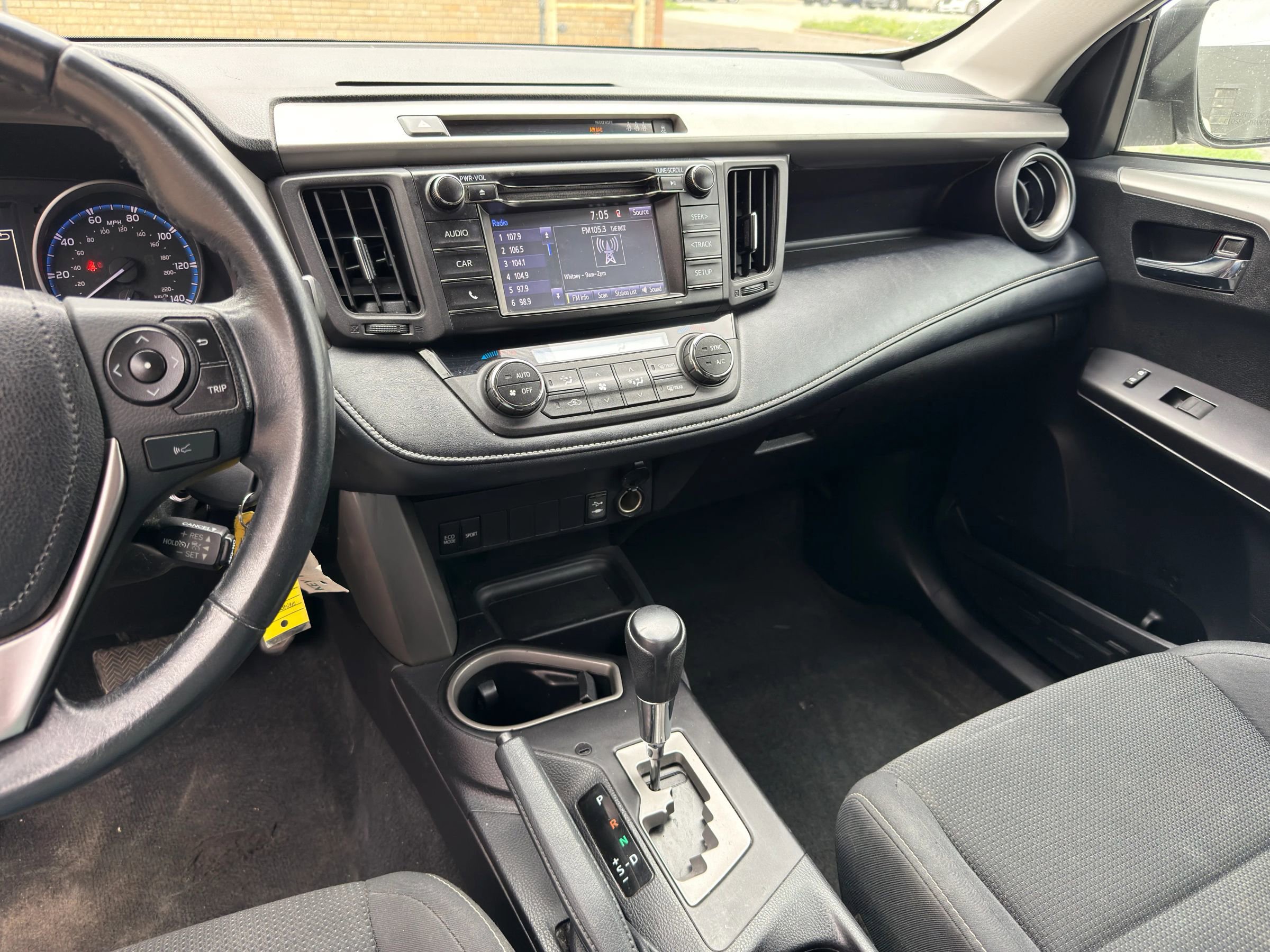 Used 2018 Toyota RAV4 XLE FWD image 15