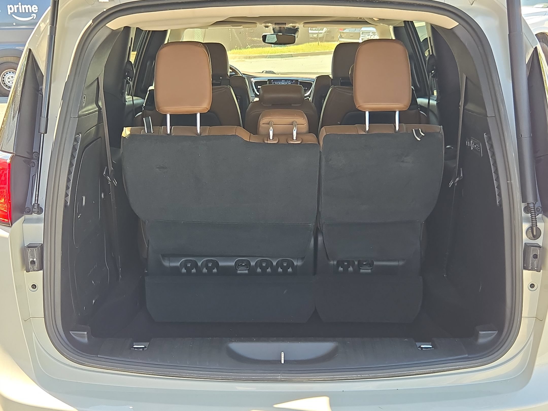 Used 2019 Chrysler Pacifica Limited w/ Advanced Safetytec Group FWD image 18
