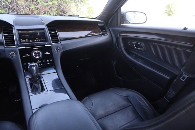Used 2014 Ford Taurus Limited w/ Equipment Group 301A FWD image 26