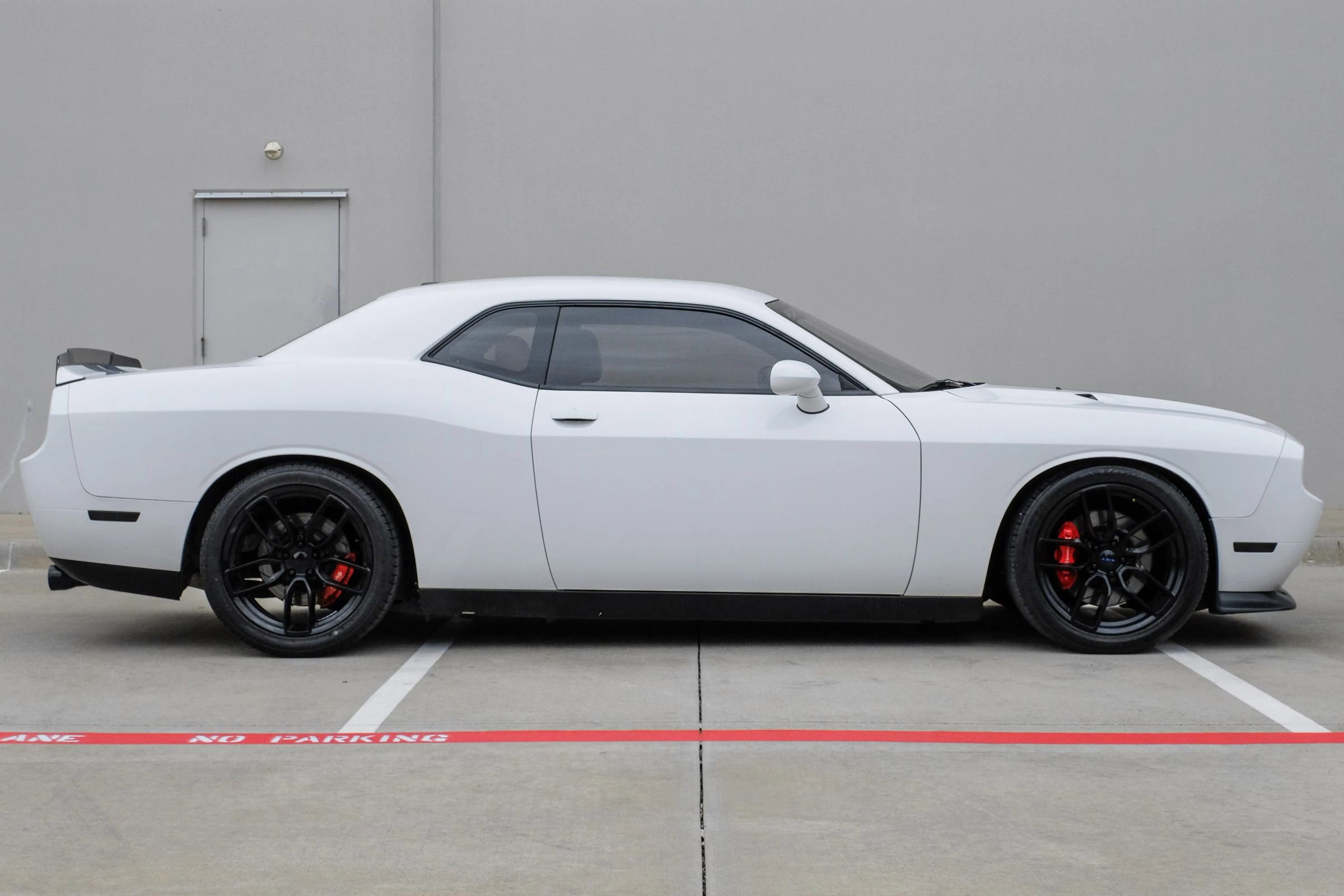 Used 2011 Dodge Challenger SRT8 RWD image 3