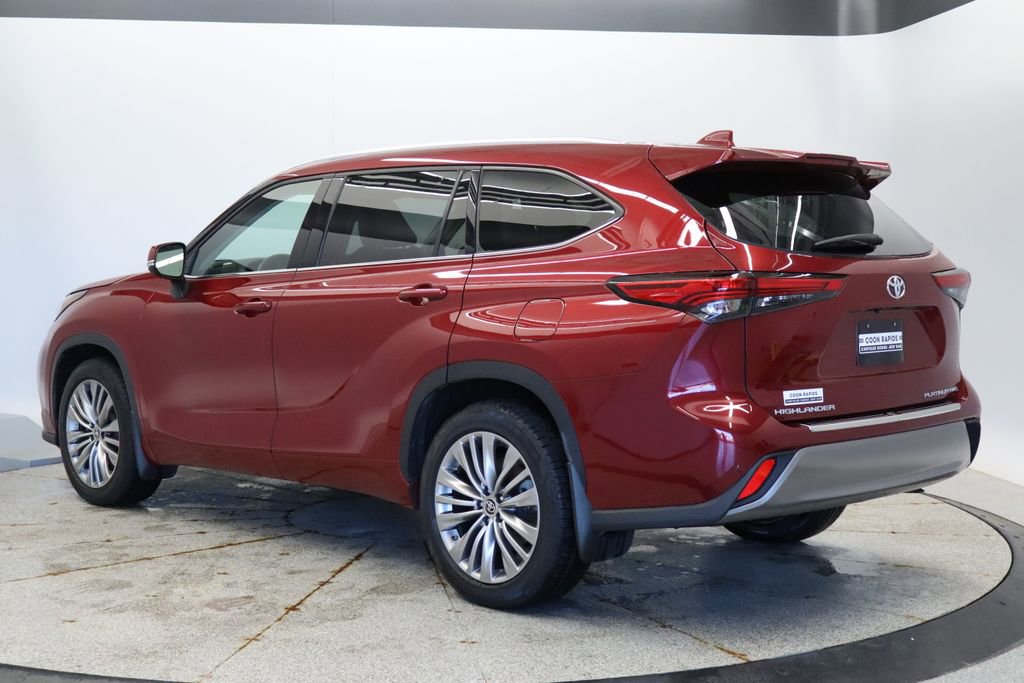 Used 2022 Toyota Highlander Platinum AWD/4WD image 3