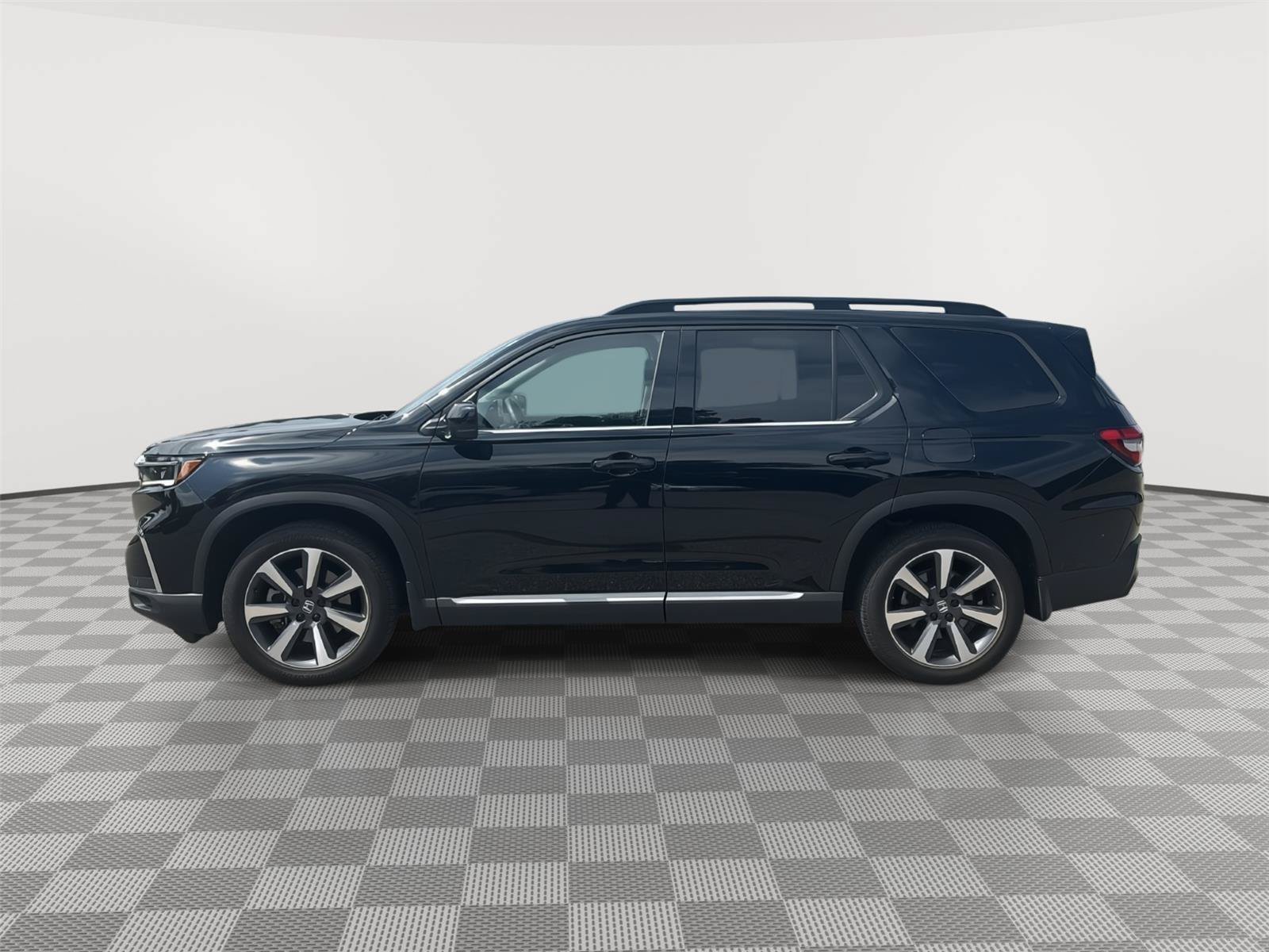 Used 2025 Honda Pilot Elite image 26