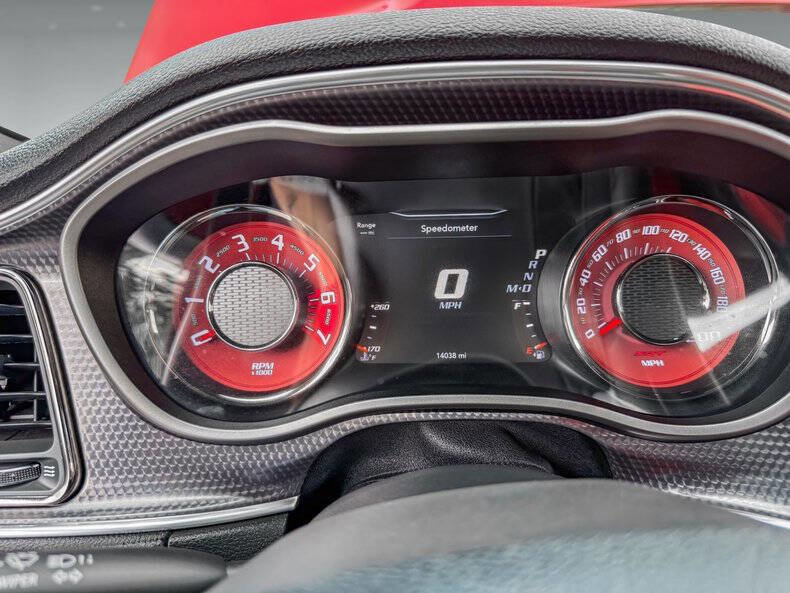 Used 2016 Dodge Challenger SRT Hellcat image 22