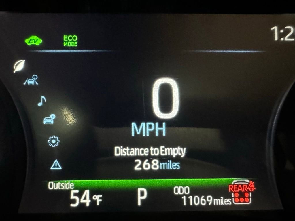 Used 2025 Toyota Sienna XLE AWD/4WD image 24
