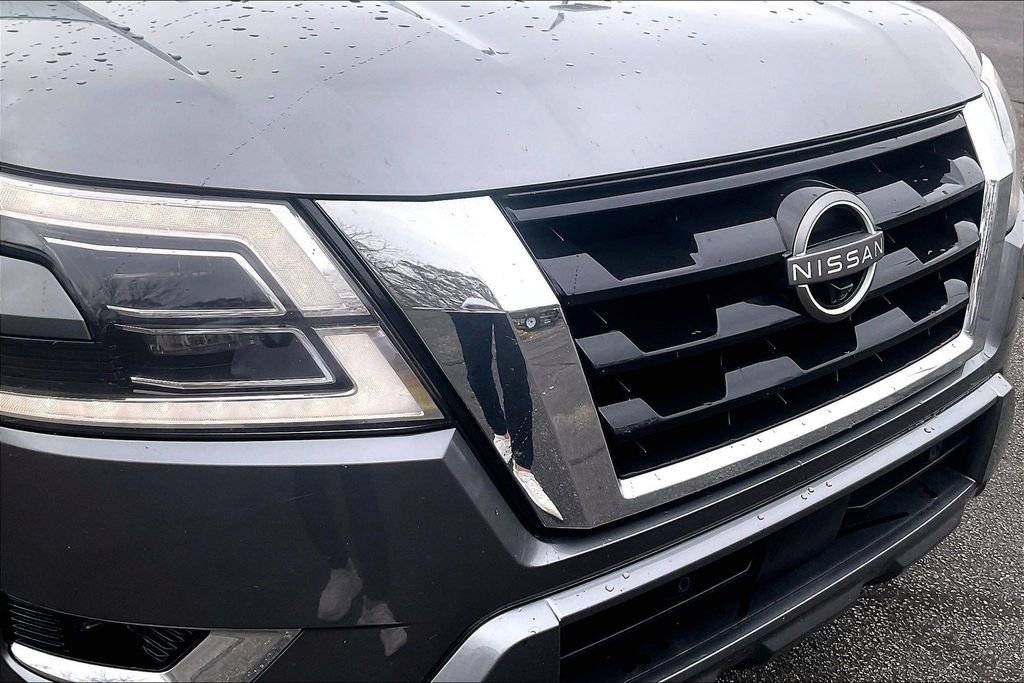 Used 2024 Nissan Armada SL w/ Captain's Chairs Package image 5