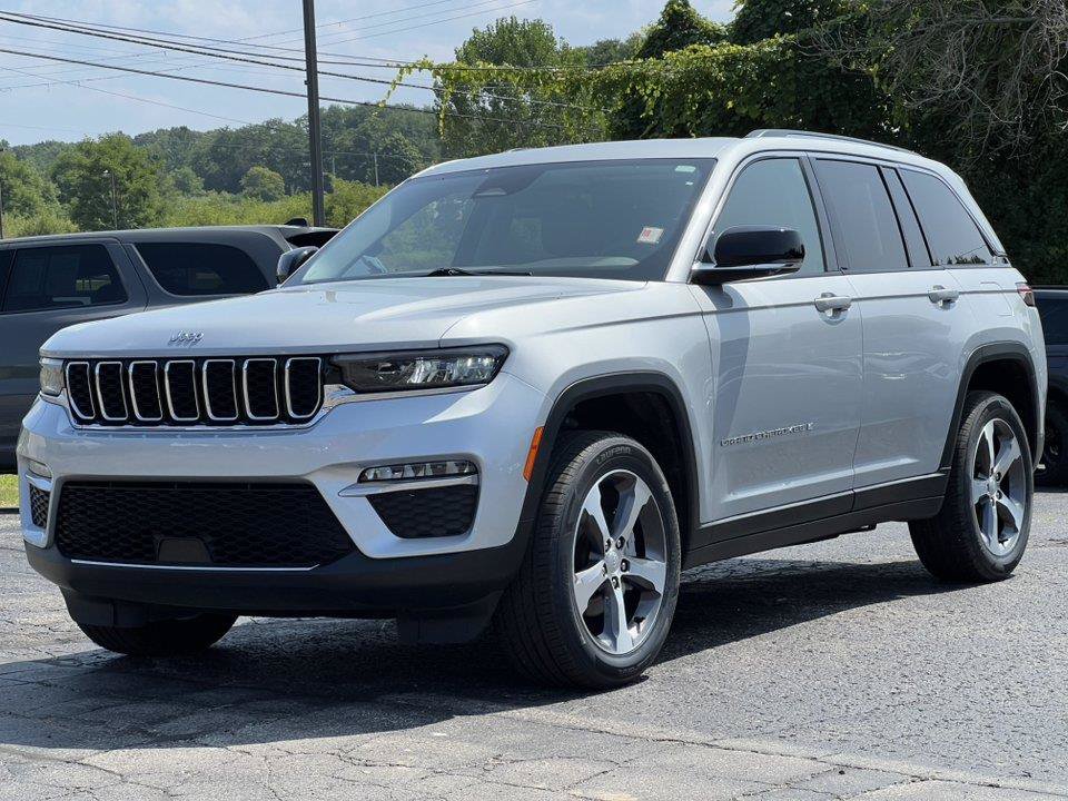 Used 2023 Jeep Grand Cherokee Limited AWD/4WD image 35