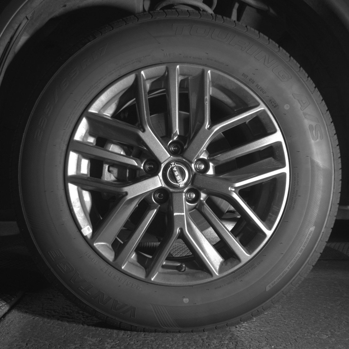 Used 2023 Nissan Rogue S image 12