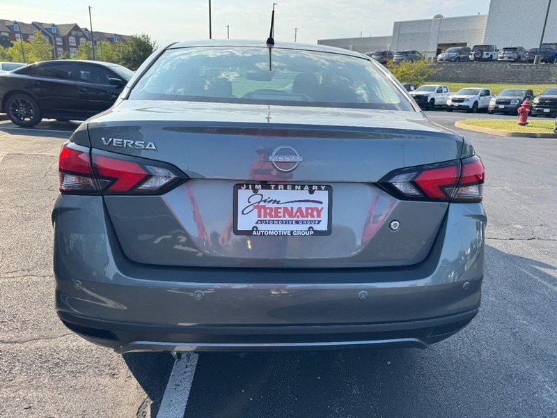 Used 2025 Nissan Versa S w/ Trunk Package FWD image 4