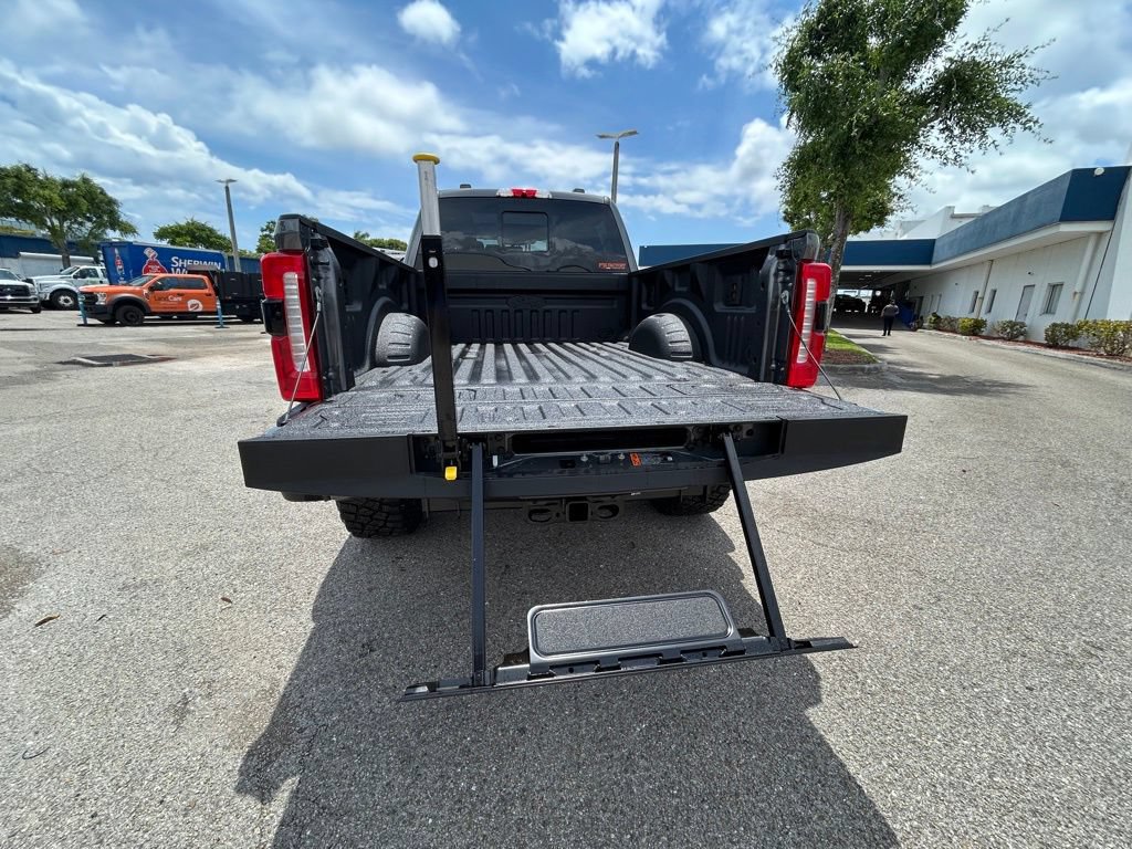 New 2026 Ford F250 Lariat w/ Black Appearance Package AWD/4WD image 36