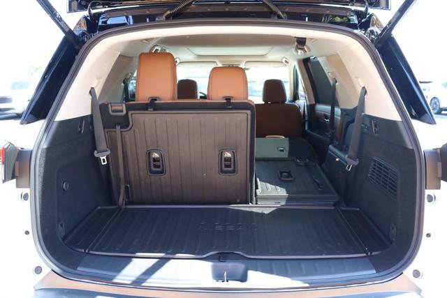 New 2026 Nissan Pathfinder Platinum AWD/4WD image 8