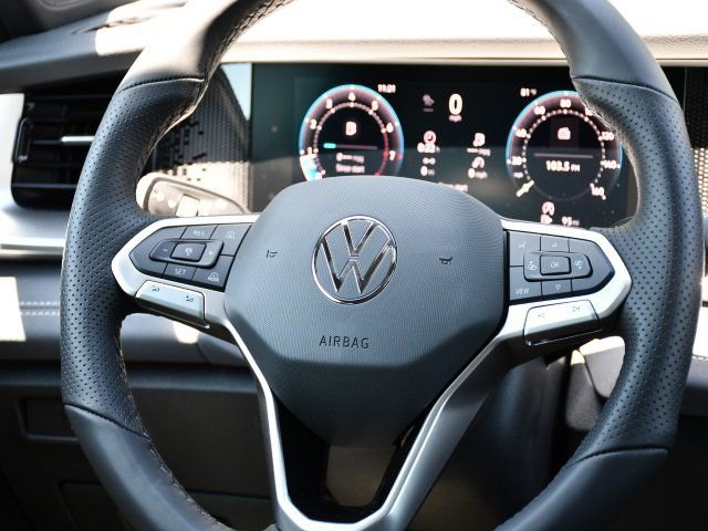 New 2026 Volkswagen Tiguan SE R-Line FWD image 21