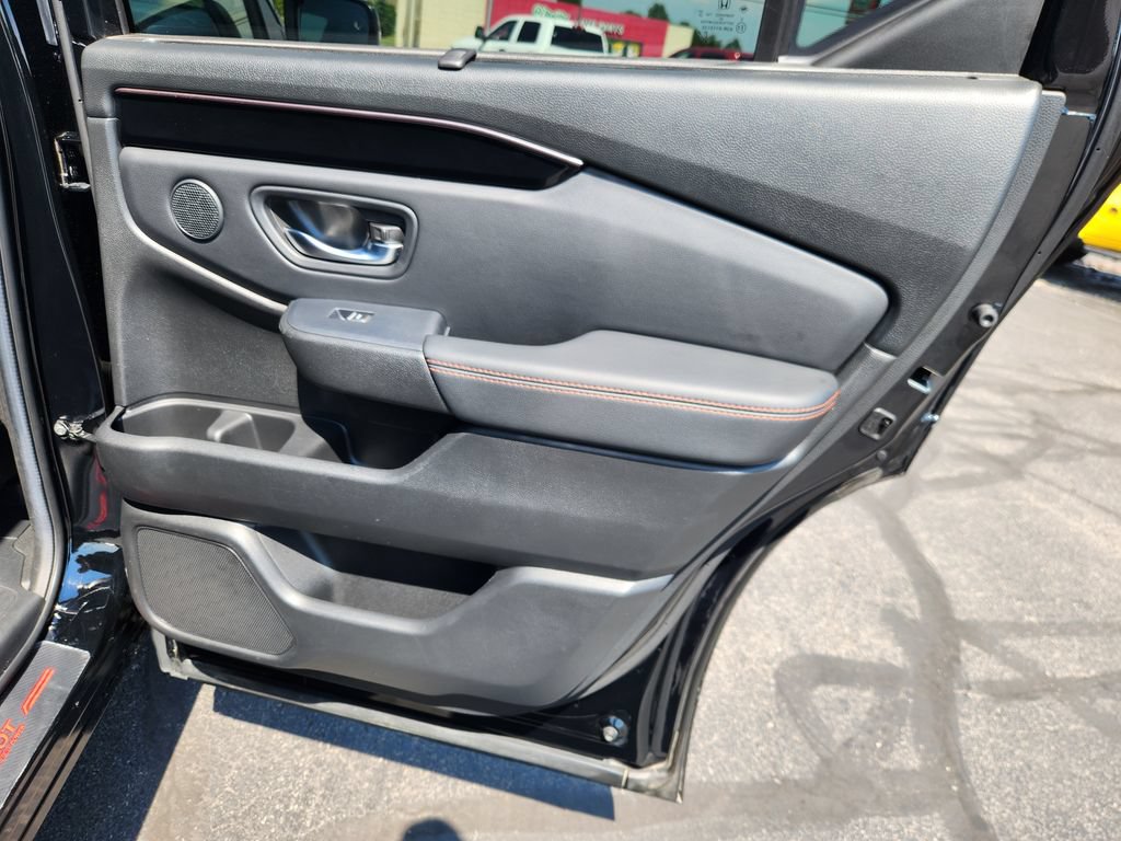 Used 2024 Honda Pilot TrailSport image 13