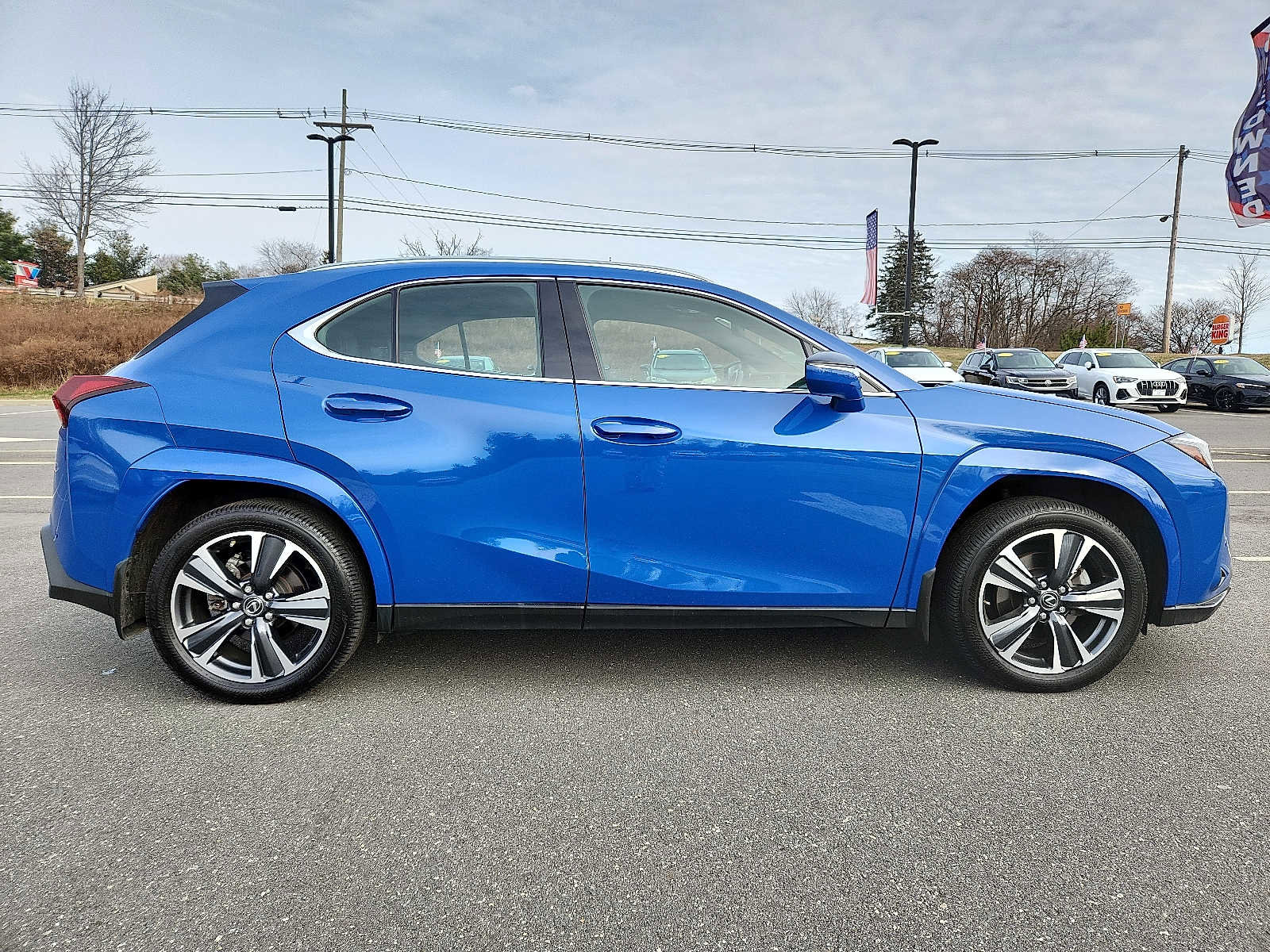 Used 2024 Lexus UX 250h AWD w/ Premium Package image 7