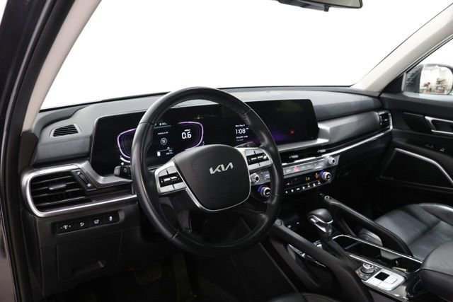 Used 2025 Kia Telluride S AWD/4WD image 16