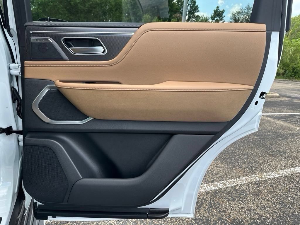New 2027 INFINITI QX80 Luxe w/ Cargo Package AWD/4WD image 16