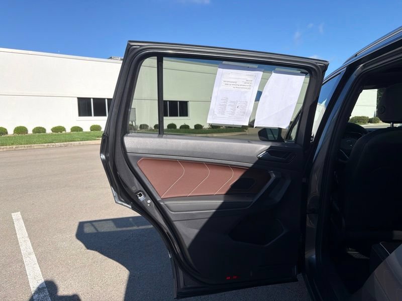 Used 2023 Volkswagen Tiguan SEL R-Line AWD/4WD image 16