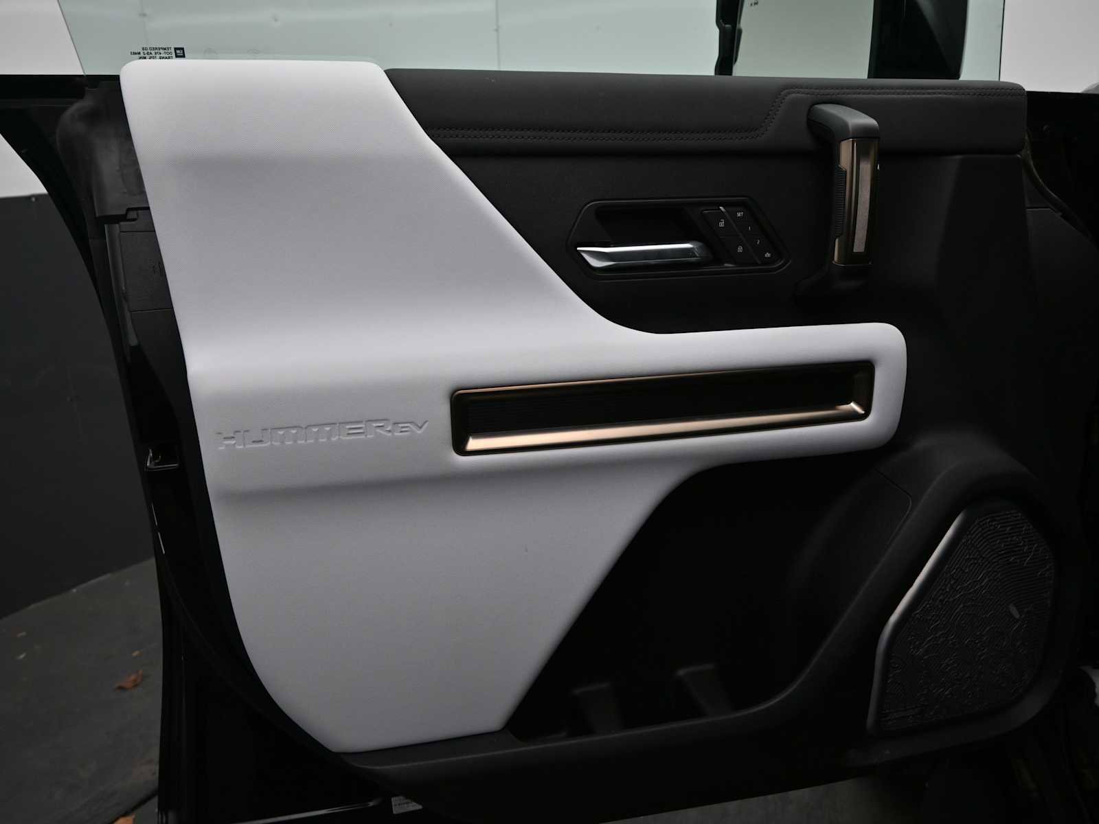 New 2025 GMC Hummer EV 3X image 12