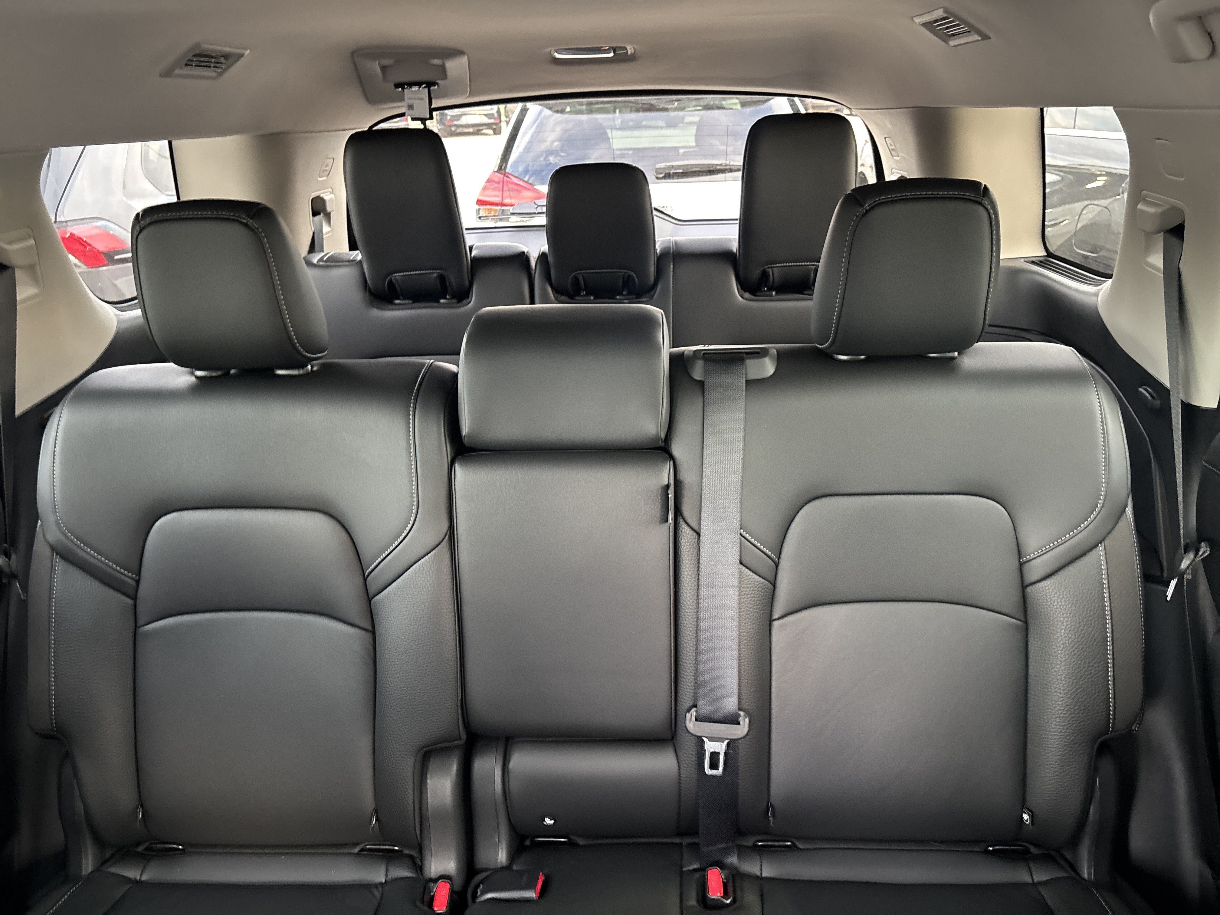 Used 2025 Nissan Pathfinder SL AWD/4WD image 26