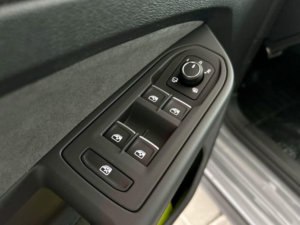 New 2026 Volkswagen GTI SE image 11