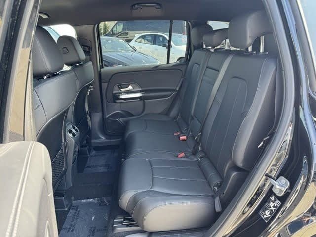 New 2025 Mercedes-Benz GLB 250 image 12