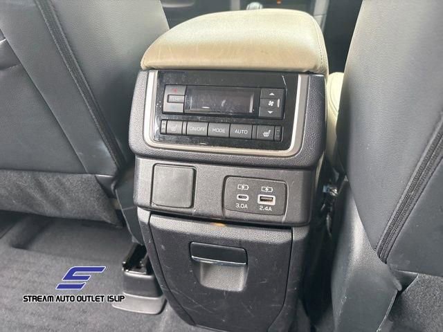 Used 2023 Subaru Ascent Limited w/ Popular Package #2A image 17