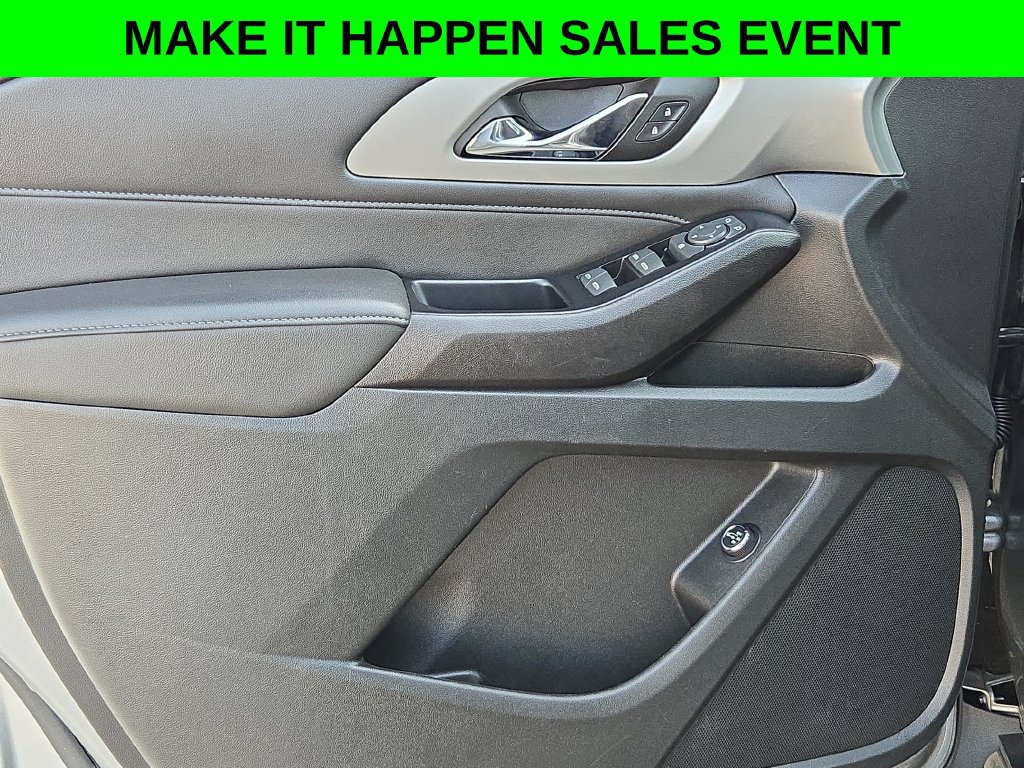 Used 2023 Chevrolet Traverse LT AWD/4WD image 11