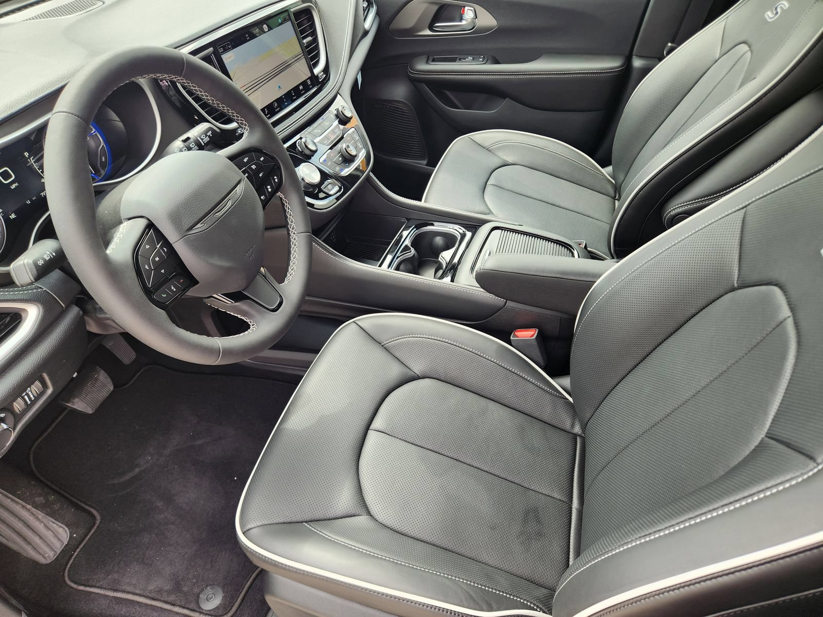 New 2027 Chrysler Pacifica Limited w/ S Appearance Package FWD image 12