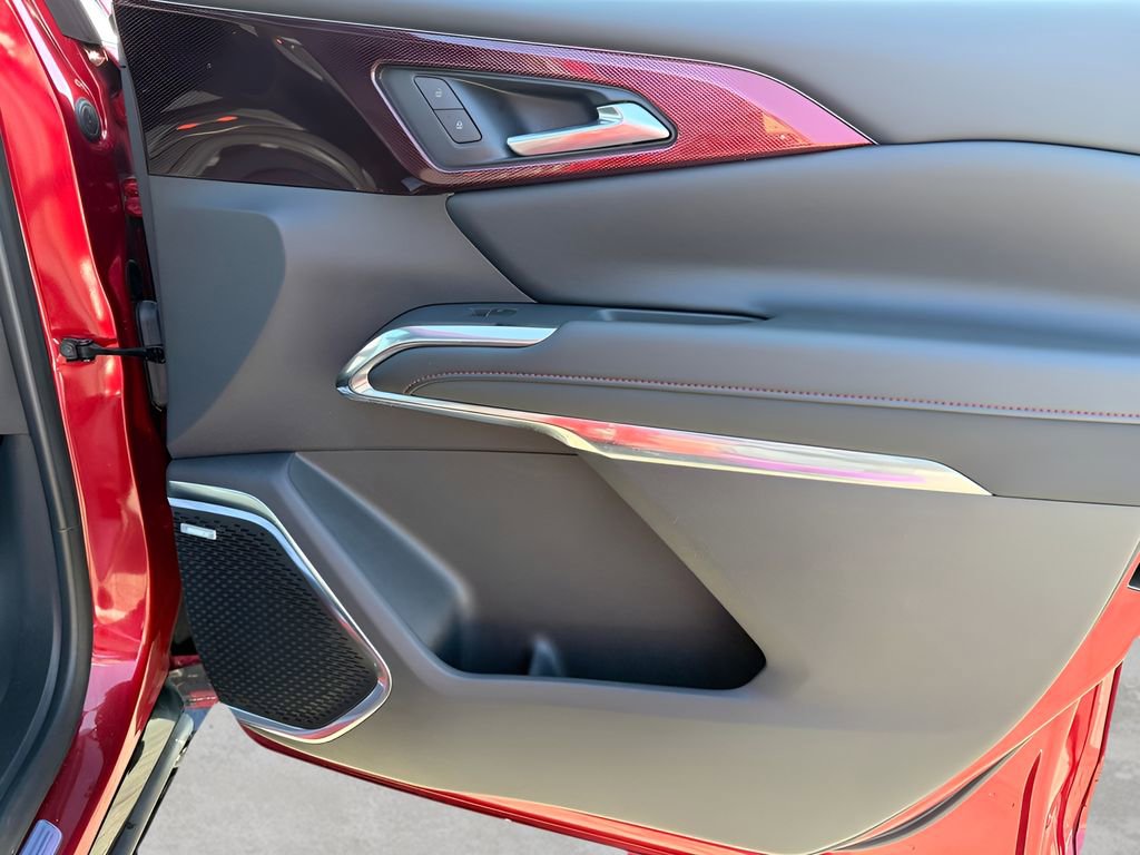 Used 2025 Chevrolet Traverse RS w/ LPO, Floor Liner Package AWD/4WD image 40